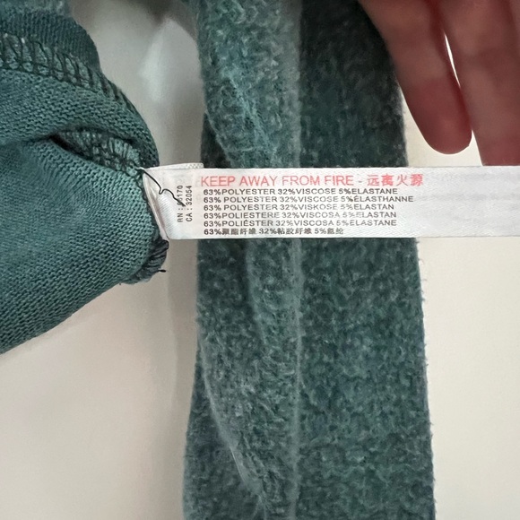 Urban Outfitters Twist Top Size Medium - Picture 5 of 5